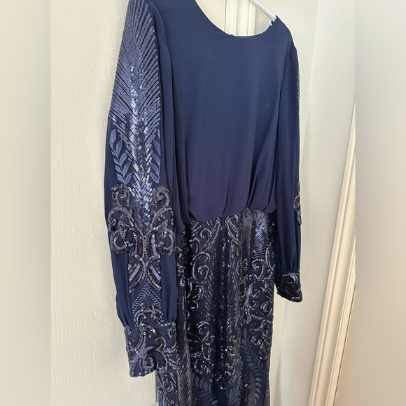 Modest Long Sleeve Dress - Picture 5 of 8